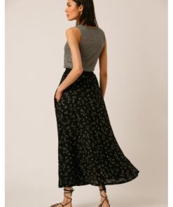 Swanattire.shop47317b4b3d 3
